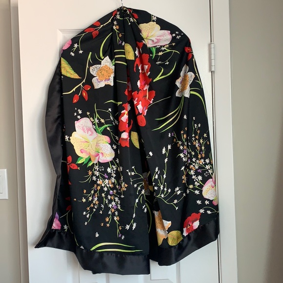 Furla Large 100% Silk Black Floral Scarf - Picture 2 of 7